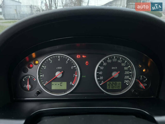 Чорний Форд Мондео, об'ємом двигуна 1.8 л та пробігом 319 тис. км за 2500 $, фото 19 на Automoto.ua