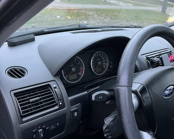 Чорний Форд Мондео, об'ємом двигуна 1.8 л та пробігом 319 тис. км за 2500 $, фото 12 на Automoto.ua