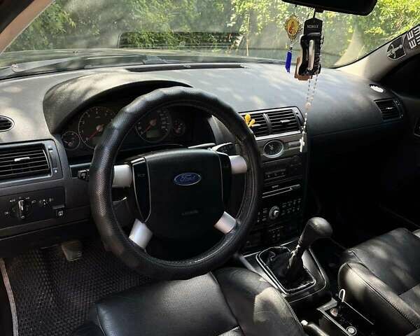 Черный Форд Мондео, объемом двигателя 2 л и пробегом 360 тыс. км за 2700 $, фото 8 на Automoto.ua