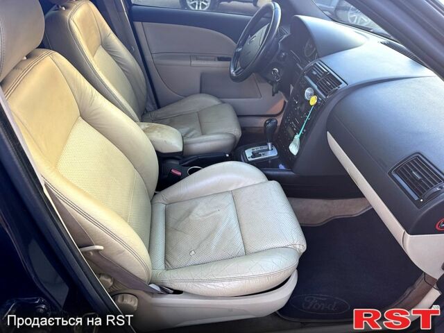 Черный Форд Мондео, объемом двигателя 2.5 л и пробегом 265 тыс. км за 3800 $, фото 9 на Automoto.ua