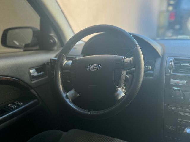 Черный Форд Мондео, объемом двигателя 0 л и пробегом 320 тыс. км за 3300 $, фото 3 на Automoto.ua