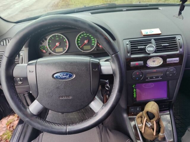 Чорний Форд Мондео, об'ємом двигуна 2 л та пробігом 225 тис. км за 5900 $, фото 11 на Automoto.ua