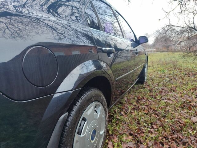 Чорний Форд Мондео, об'ємом двигуна 2 л та пробігом 225 тис. км за 5900 $, фото 6 на Automoto.ua