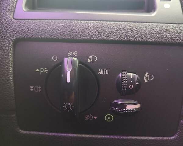 Черный Форд Мондео, объемом двигателя 2 л и пробегом 225 тыс. км за 5900 $, фото 11 на Automoto.ua