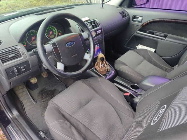 Чорний Форд Мондео, об'ємом двигуна 2 л та пробігом 225 тис. км за 5900 $, фото 8 на Automoto.ua