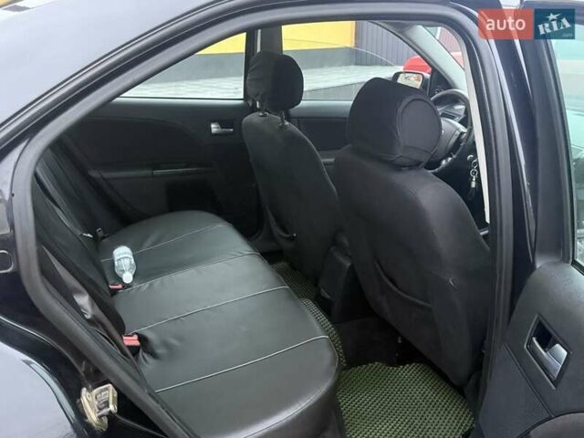 Черный Форд Мондео, объемом двигателя 1.8 л и пробегом 200 тыс. км за 2950 $, фото 10 на Automoto.ua