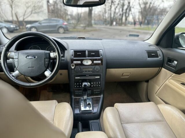 Черный Форд Мондео, объемом двигателя 2 л и пробегом 344 тыс. км за 2500 $, фото 4 на Automoto.ua