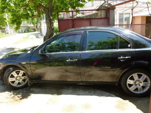 Черный Форд Мондео, объемом двигателя 2 л и пробегом 180 тыс. км за 5900 $, фото 2 на Automoto.ua