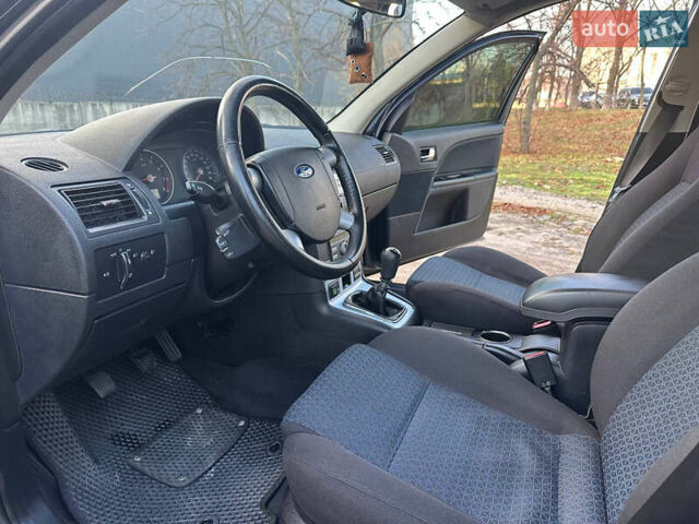 Черный Форд Мондео, объемом двигателя 2 л и пробегом 260 тыс. км за 4799 $, фото 12 на Automoto.ua