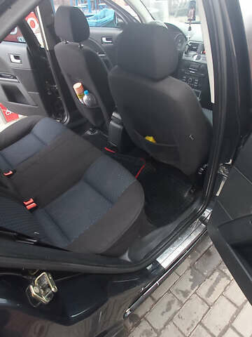 Черный Форд Мондео, объемом двигателя 2 л и пробегом 236 тыс. км за 5400 $, фото 12 на Automoto.ua