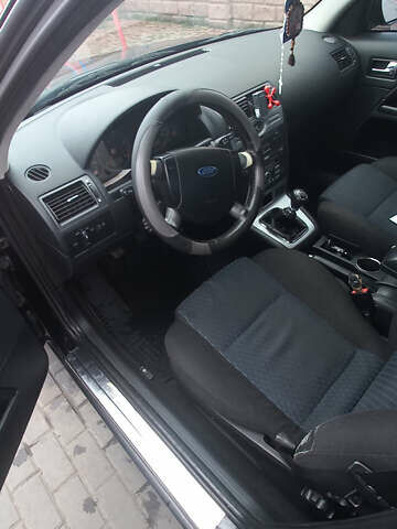 Черный Форд Мондео, объемом двигателя 2 л и пробегом 236 тыс. км за 5400 $, фото 16 на Automoto.ua