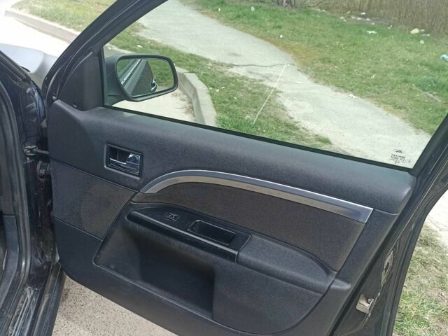 Чорний Форд Мондео, об'ємом двигуна 2 л та пробігом 270 тис. км за 4199 $, фото 2 на Automoto.ua