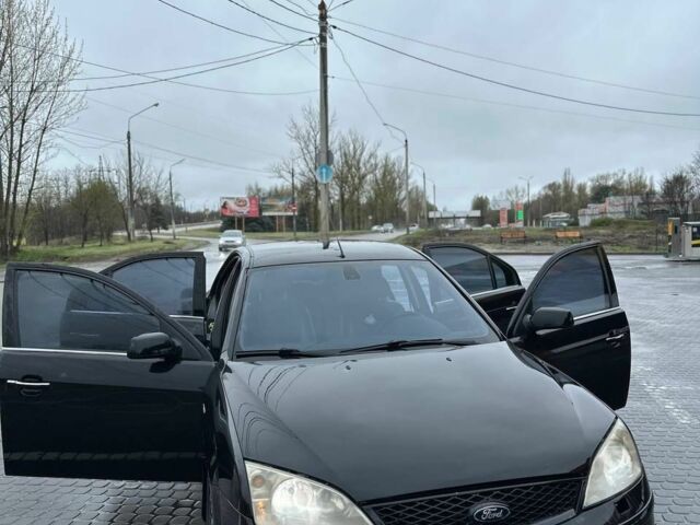 Черный Форд Мондео, объемом двигателя 2 л и пробегом 340 тыс. км за 4100 $, фото 4 на Automoto.ua