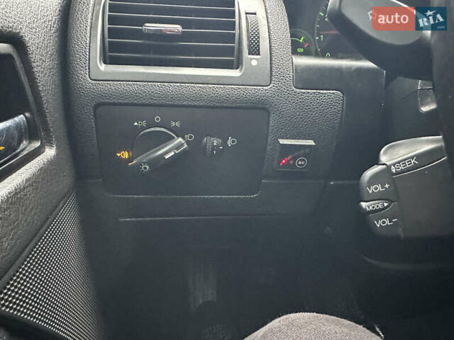 Черный Форд Мондео, объемом двигателя 1.8 л и пробегом 313 тыс. км за 5200 $, фото 27 на Automoto.ua