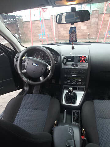 Черный Форд Мондео, объемом двигателя 2 л и пробегом 236 тыс. км за 5400 $, фото 8 на Automoto.ua