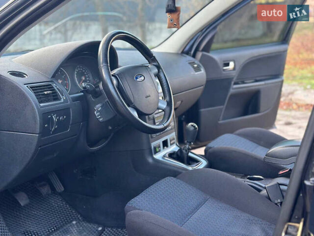 Черный Форд Мондео, объемом двигателя 2 л и пробегом 260 тыс. км за 4799 $, фото 10 на Automoto.ua