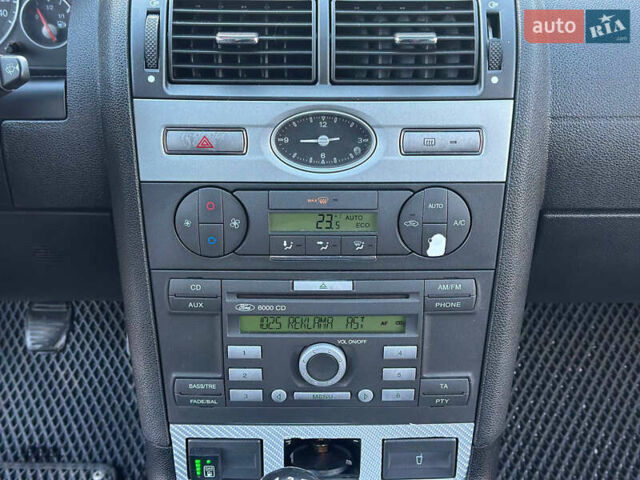 Черный Форд Мондео, объемом двигателя 2 л и пробегом 260 тыс. км за 4799 $, фото 30 на Automoto.ua