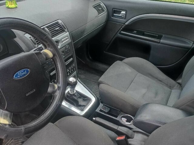 Чорний Форд Мондео, об'ємом двигуна 2 л та пробігом 270 тис. км за 4199 $, фото 10 на Automoto.ua