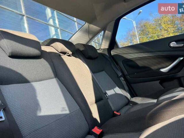 Форд Мондео 2007 в Ивано-Франковске на Automoto.ua Черный Форд Мондео, объемом двигателя 2 л и пробегом 245 тыс. км за 5800 $, фото 8 на Automoto.ua