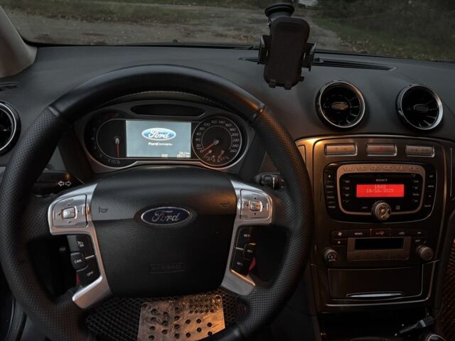 Черный Форд Мондео, объемом двигателя 2 л и пробегом 285 тыс. км за 7300 $, фото 4 на Automoto.ua