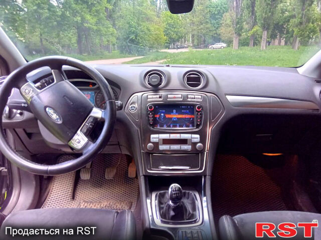 Чорний Форд Мондео, об'ємом двигуна 2.5 л та пробігом 0 тис. км за 5000 $, фото 3 на Automoto.ua