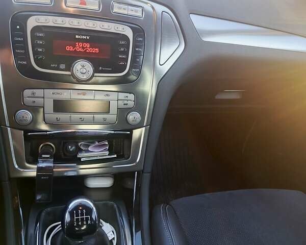 Чорний Форд Мондео, об'ємом двигуна 2.52 л та пробігом 260 тис. км за 6800 $, фото 18 на Automoto.ua