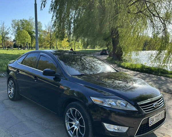 Чорний Форд Мондео, об'ємом двигуна 2.52 л та пробігом 319 тис. км за 6199 $, фото 3 на Automoto.ua