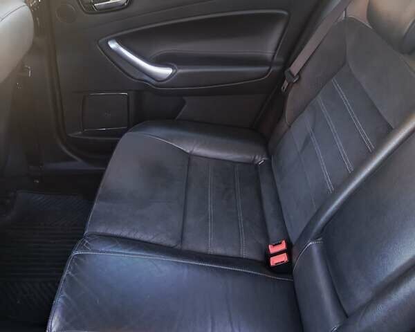 Чорний Форд Мондео, об'ємом двигуна 2.52 л та пробігом 260 тис. км за 6800 $, фото 3 на Automoto.ua