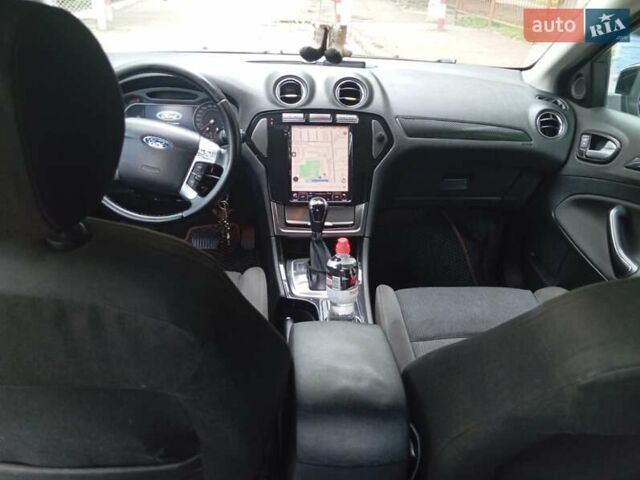 Черный Форд Мондео, объемом двигателя 2.26 л и пробегом 299 тыс. км за 6000 $, фото 13 на Automoto.ua