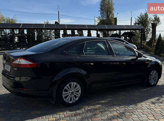 Черный Форд Мондео, объемом двигателя 1.8 л и пробегом 250 тыс. км за 5700 $, фото 8 на Automoto.ua