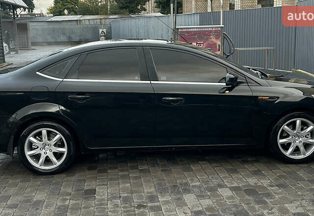 Черный Форд Мондео, объемом двигателя 2.26 л и пробегом 300 тыс. км за 5700 $, фото 9 на Automoto.ua