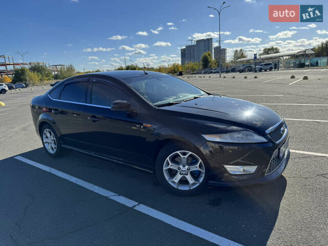 Черный Форд Мондео, объемом двигателя 2.5 л и пробегом 207 тыс. км за 6500 $, фото 2 на Automoto.ua