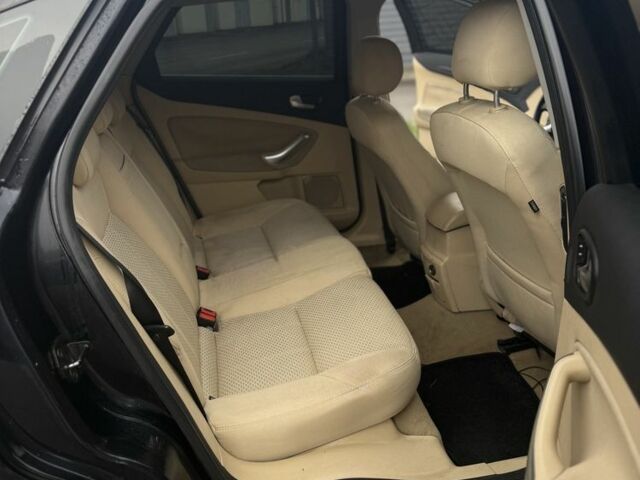 Чорний Форд Мондео, об'ємом двигуна 2 л та пробігом 250 тис. км за 3300 $, фото 7 на Automoto.ua