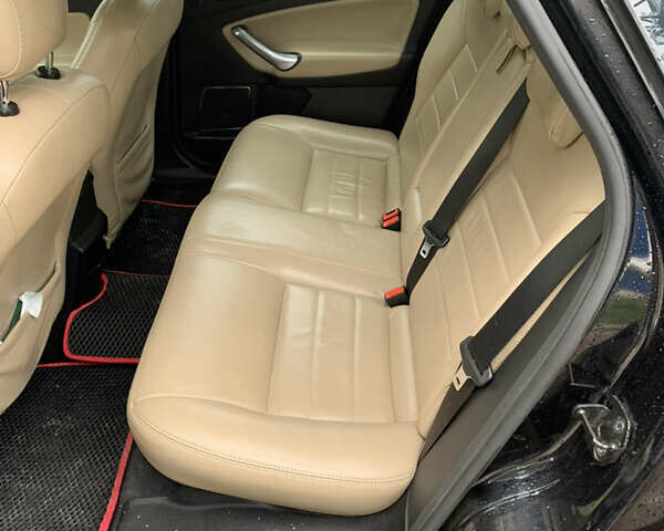 Черный Форд Мондео, объемом двигателя 2 л и пробегом 209 тыс. км за 5900 $, фото 5 на Automoto.ua