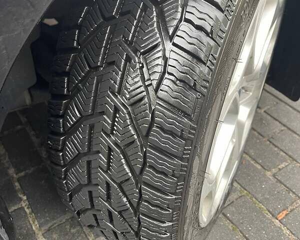 Черный Форд Мондео, объемом двигателя 2 л и пробегом 165 тыс. км за 7000 $, фото 14 на Automoto.ua