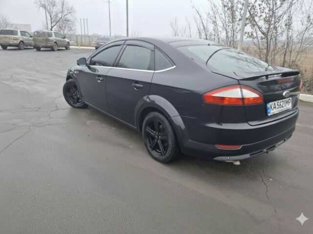 Черный Форд Мондео, объемом двигателя 2 л и пробегом 250 тыс. км за 7000 $, фото 3 на Automoto.ua