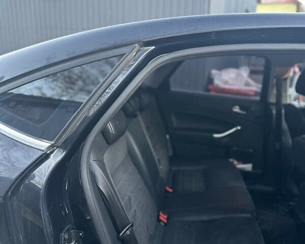 Черный Форд Мондео, объемом двигателя 2.3 л и пробегом 263 тыс. км за 6500 $, фото 6 на Automoto.ua