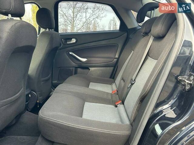 Черный Форд Мондео, объемом двигателя 1.8 л и пробегом 225 тыс. км за 6800 $, фото 26 на Automoto.ua