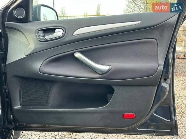 Черный Форд Мондео, объемом двигателя 1.8 л и пробегом 225 тыс. км за 6800 $, фото 31 на Automoto.ua