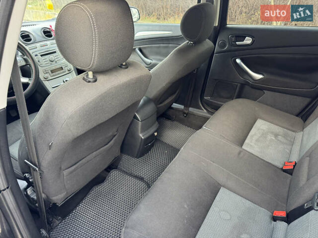 Черный Форд Мондео, объемом двигателя 2 л и пробегом 240 тыс. км за 5200 $, фото 5 на Automoto.ua