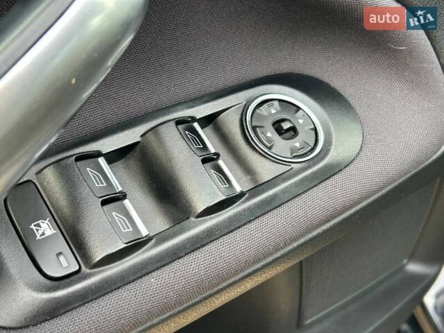 Черный Форд Мондео, объемом двигателя 1.8 л и пробегом 225 тыс. км за 6800 $, фото 11 на Automoto.ua