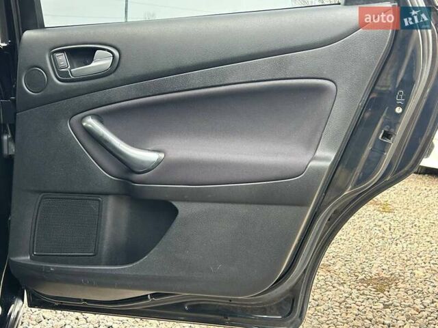 Черный Форд Мондео, объемом двигателя 1.8 л и пробегом 225 тыс. км за 6800 $, фото 28 на Automoto.ua