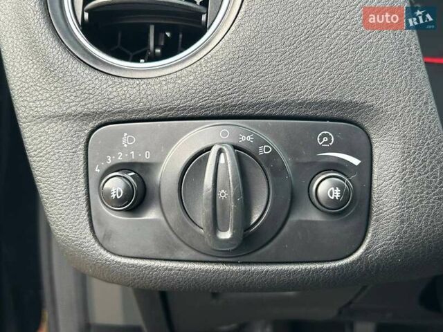 Черный Форд Мондео, объемом двигателя 1.8 л и пробегом 225 тыс. км за 6800 $, фото 15 на Automoto.ua