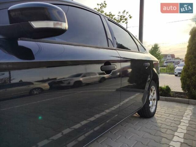 Черный Форд Мондео, объемом двигателя 1.6 л и пробегом 140 тыс. км за 7500 $, фото 6 на Automoto.ua