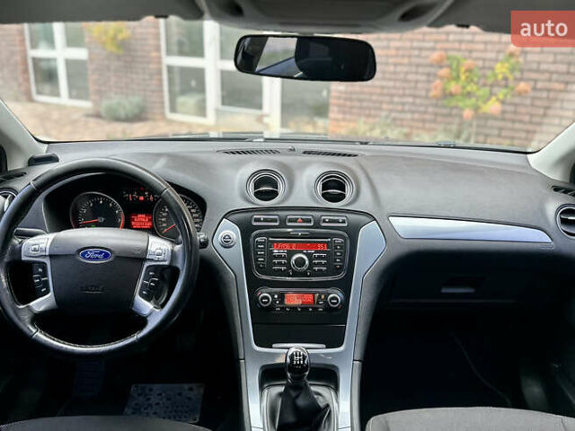 Черный Форд Мондео, объемом двигателя 2 л и пробегом 330 тыс. км за 7190 $, фото 18 на Automoto.ua
