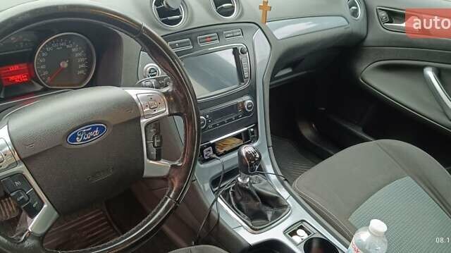 Черный Форд Мондео, объемом двигателя 2 л и пробегом 280 тыс. км за 8700 $, фото 5 на Automoto.ua