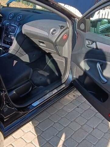 Чорний Форд Мондео, об'ємом двигуна 2 л та пробігом 255 тис. км за 6350 $, фото 18 на Automoto.ua