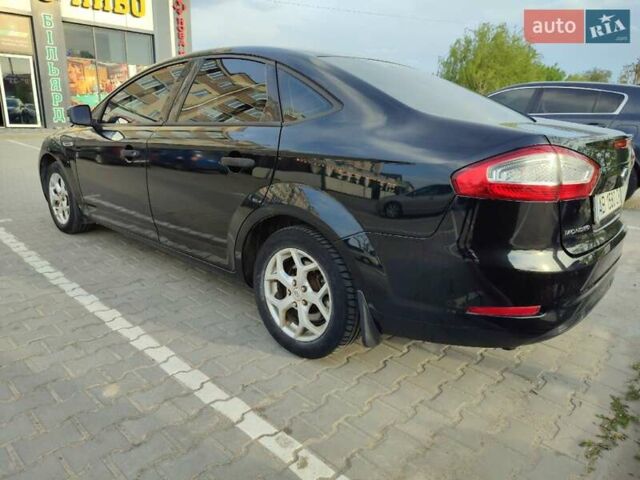 Черный Форд Мондео, объемом двигателя 1.6 л и пробегом 140 тыс. км за 7500 $, фото 4 на Automoto.ua