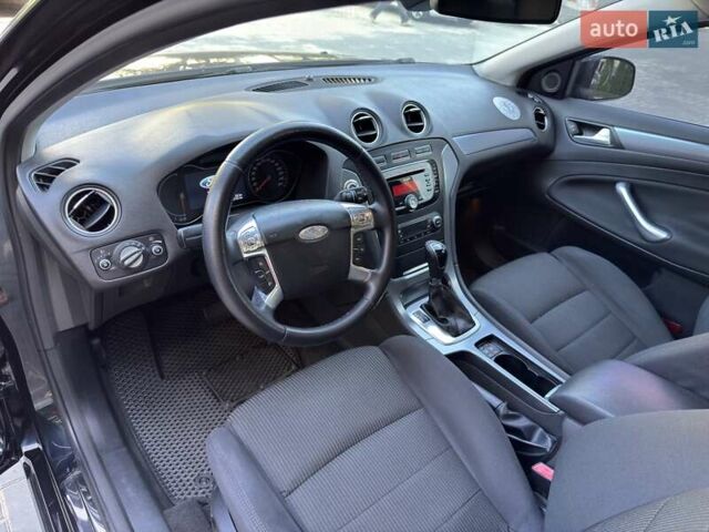 Черный Форд Мондео, объемом двигателя 2 л и пробегом 202 тыс. км за 8500 $, фото 8 на Automoto.ua