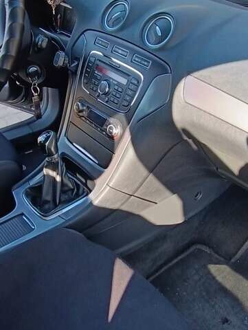 Чорний Форд Мондео, об'ємом двигуна 2 л та пробігом 255 тис. км за 6350 $, фото 17 на Automoto.ua